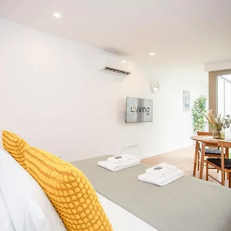 Liiiving In - Downtown Essence C Apartment Porto